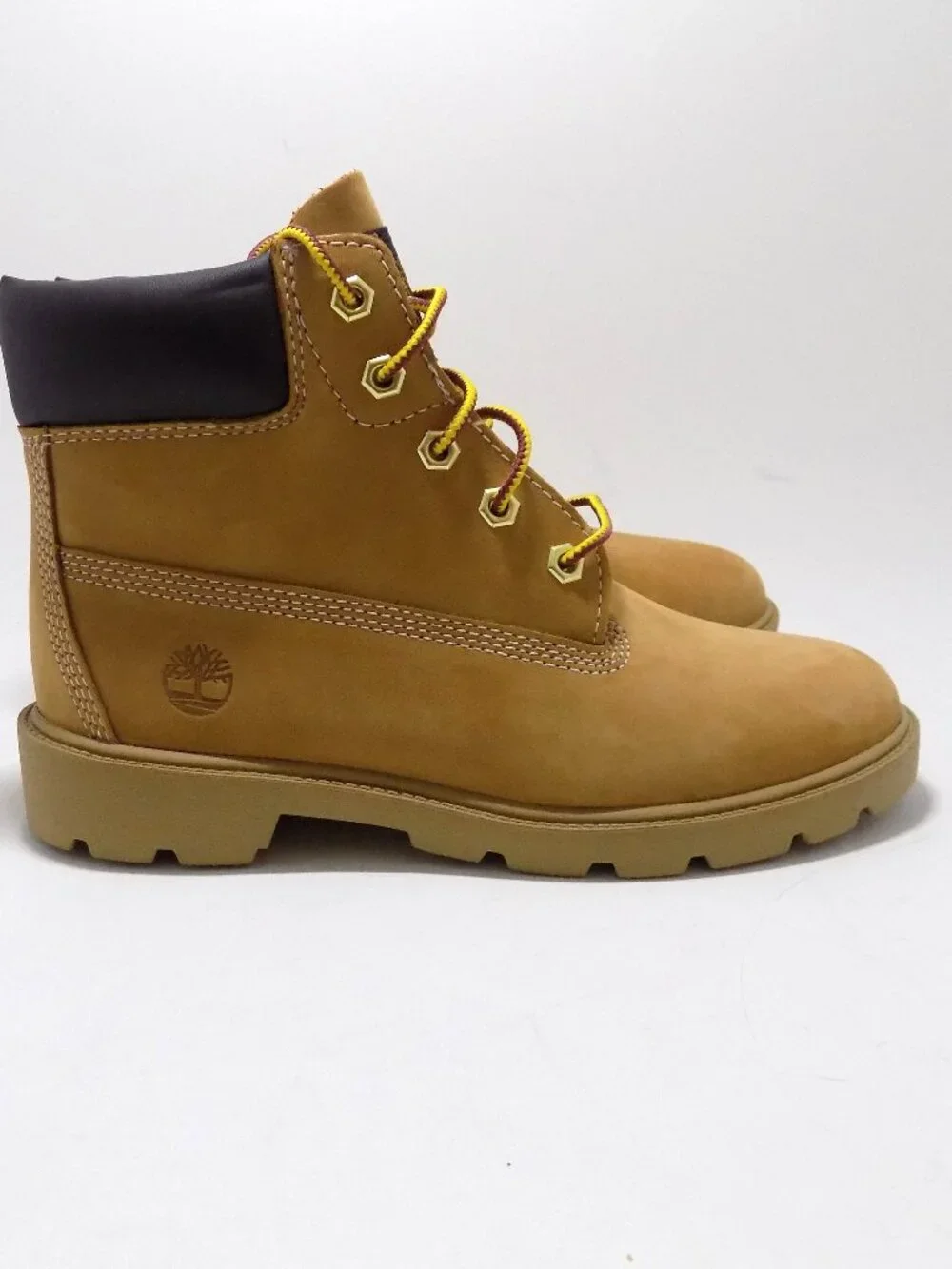 Timberland Classic 6 Inch Waterproof Classic Boot Big Kids- Size 4- New